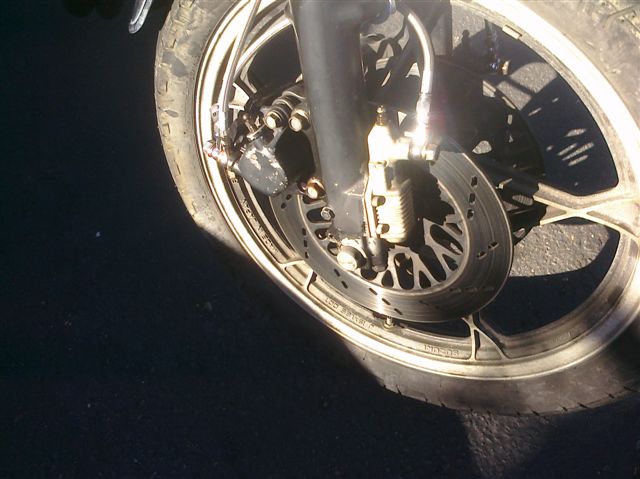 ./photos/Moto_Pics/CB750_Brakes/CIMG0085.jpg
