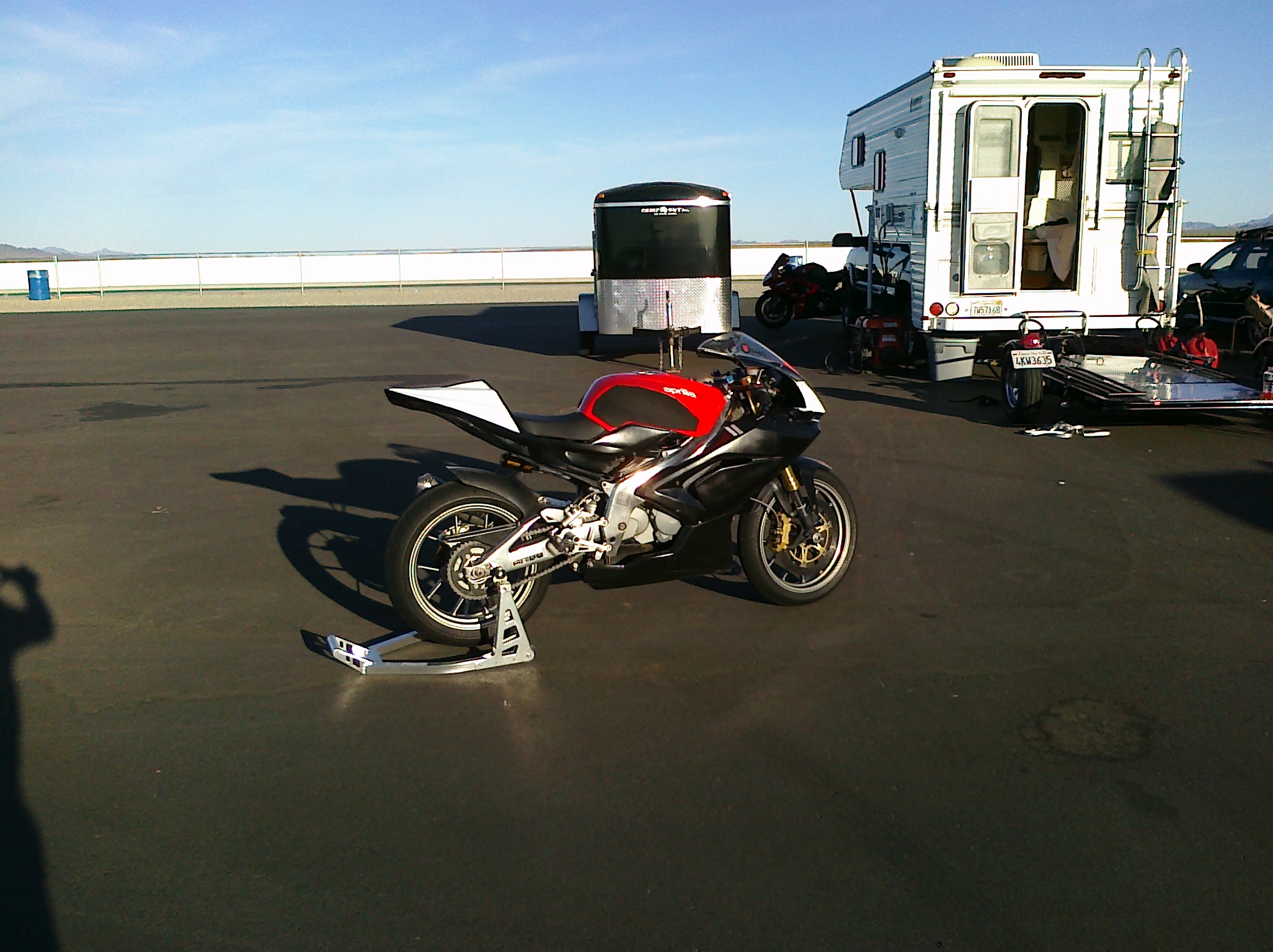 ./photos/Moto_Pics/Chuckwalla_5-1-10/CIMG0102.jpg