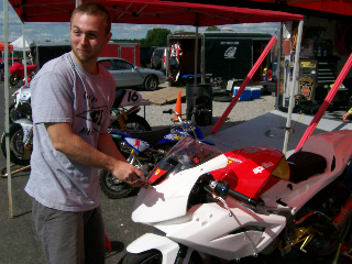 ./photos/Moto_Pics/RS125/RS125_Bodywork1.jpg